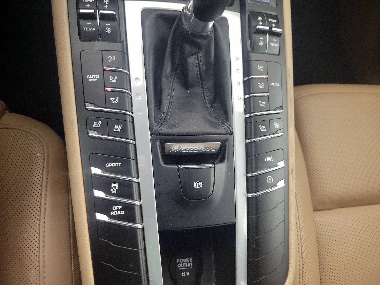 2020 Porsche Macan Base - Photo 18