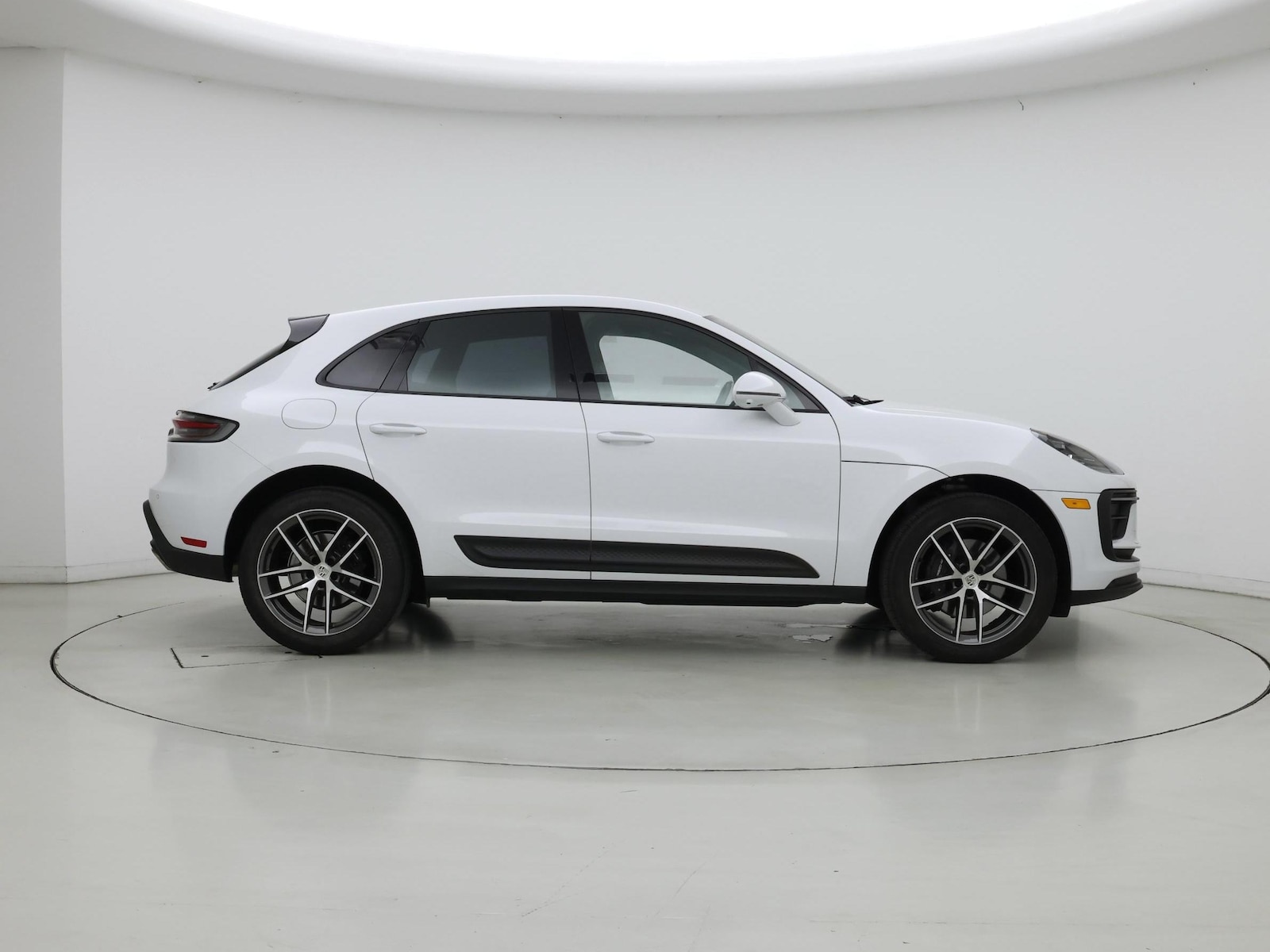 2022 Porsche Macan Base - Photo 8