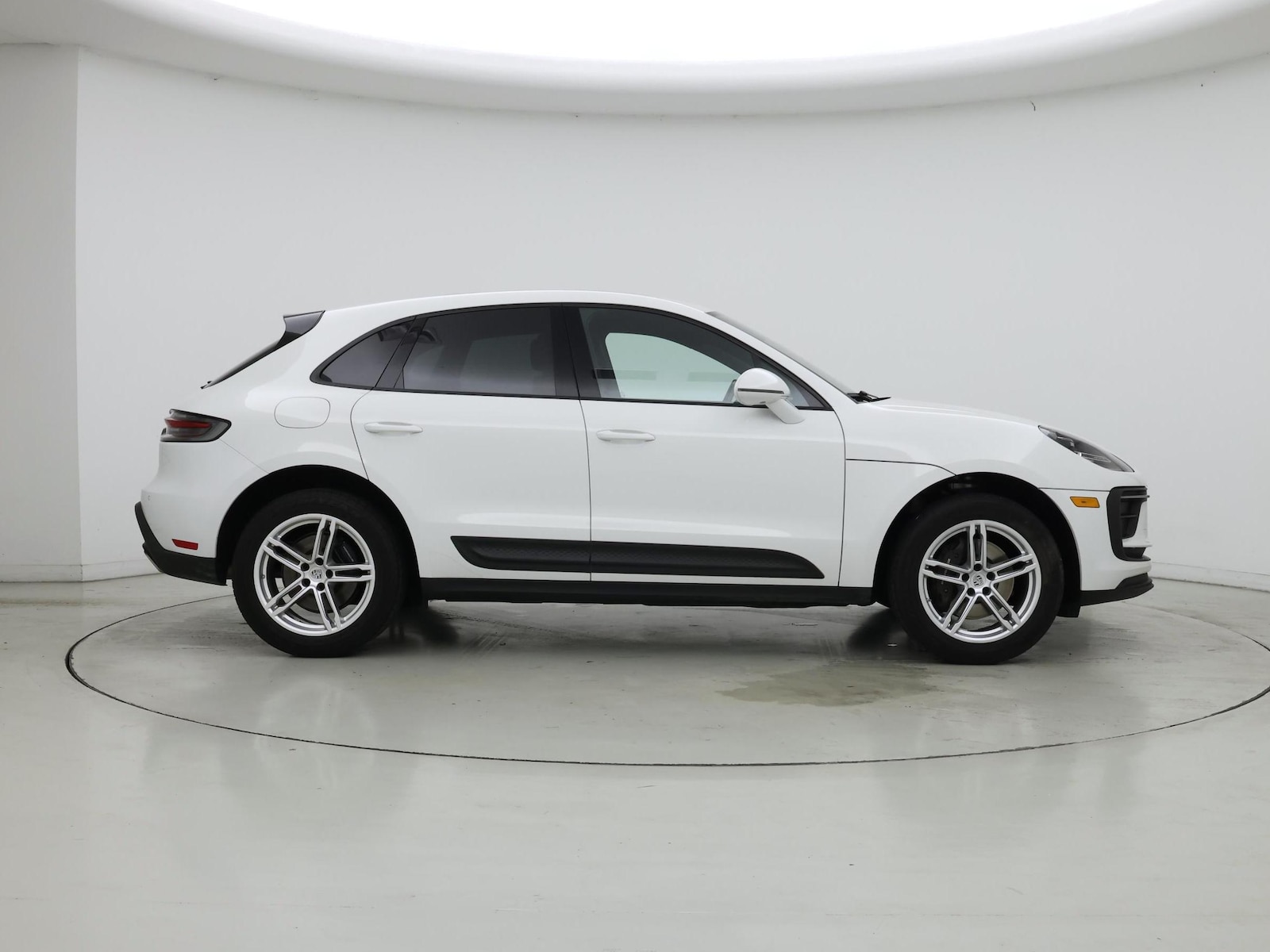 2024 Porsche Macan T - Photo 8