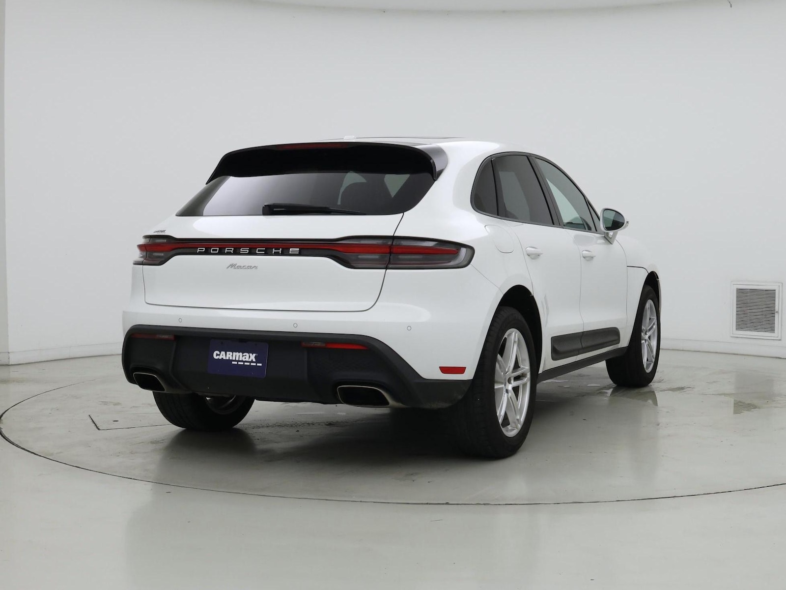 2024 Porsche Macan T - Photo 9