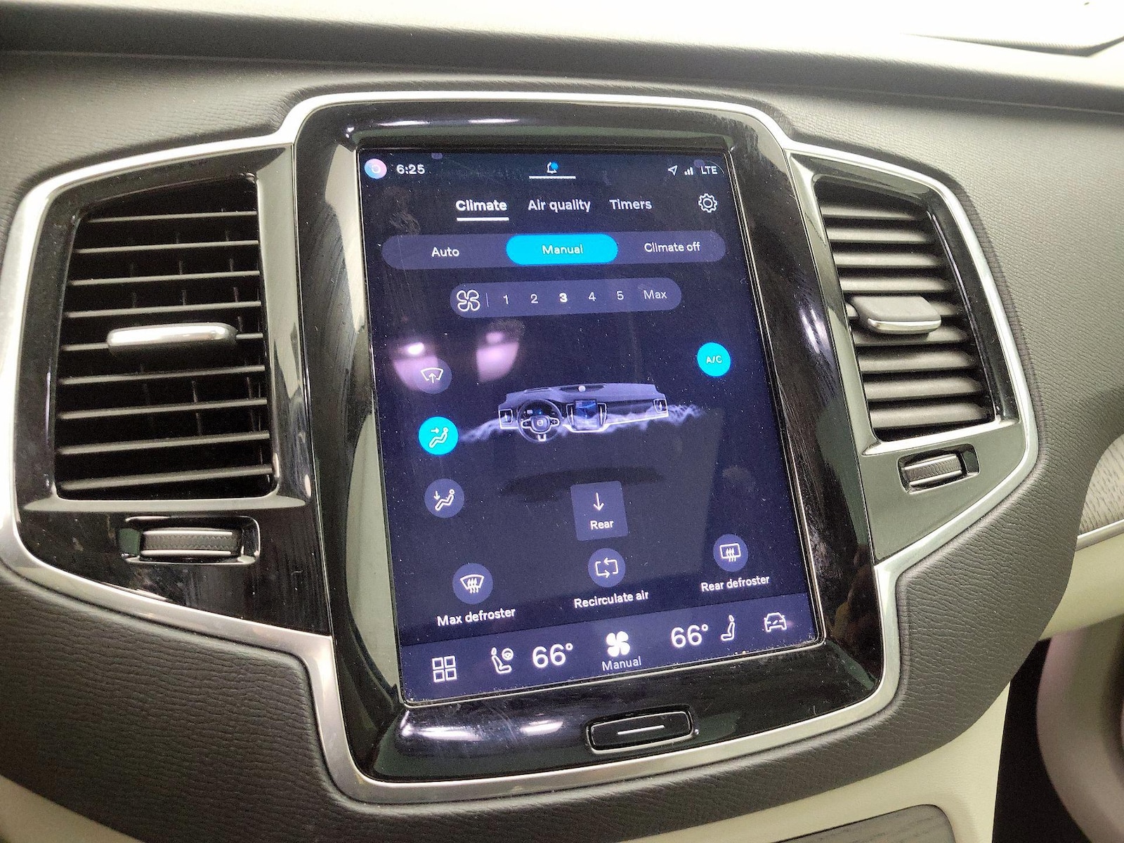 2023 Volvo XC90 Plus - Photo 18