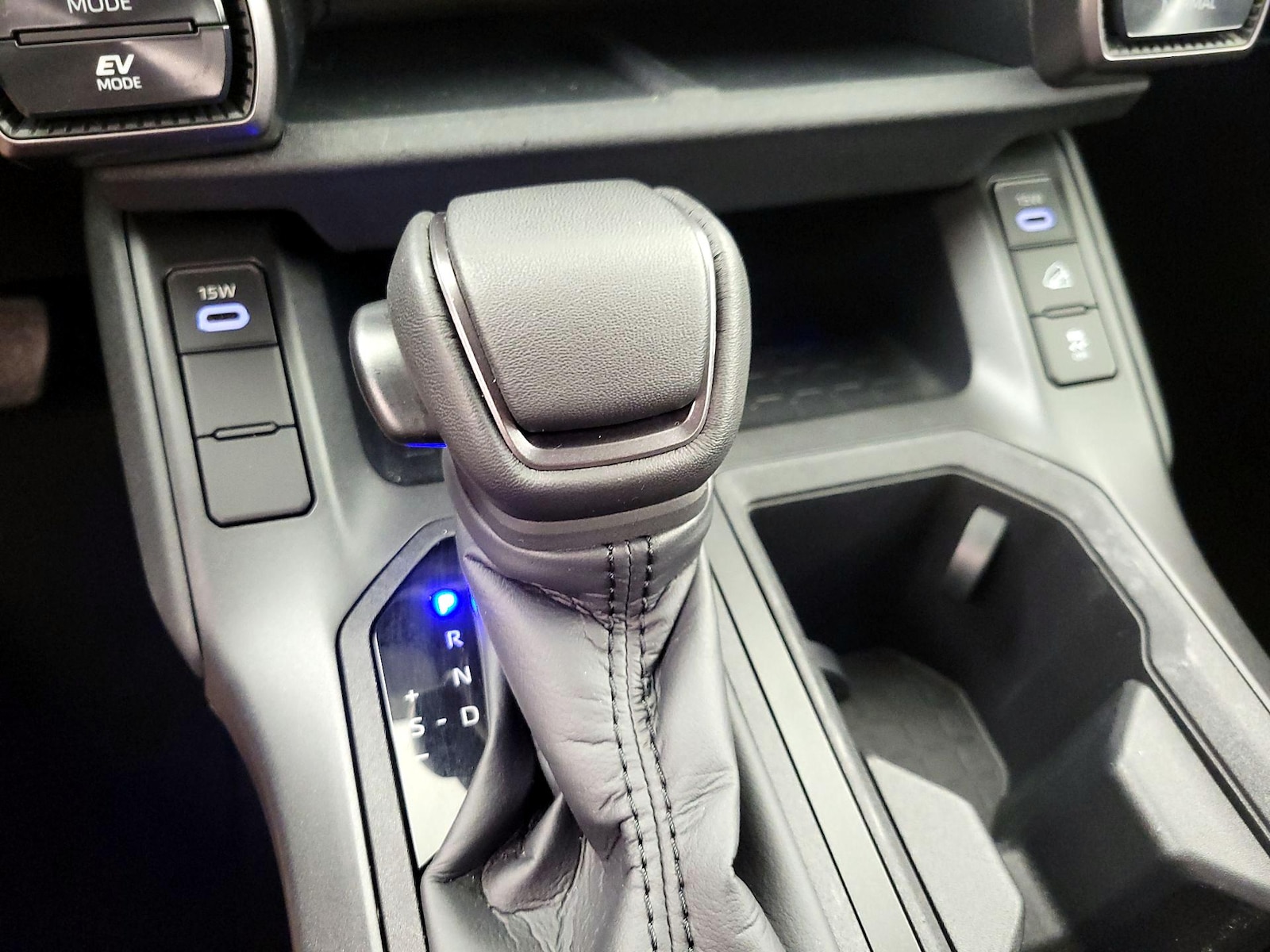 2026 Toyota RAV4 LE - Photo 20