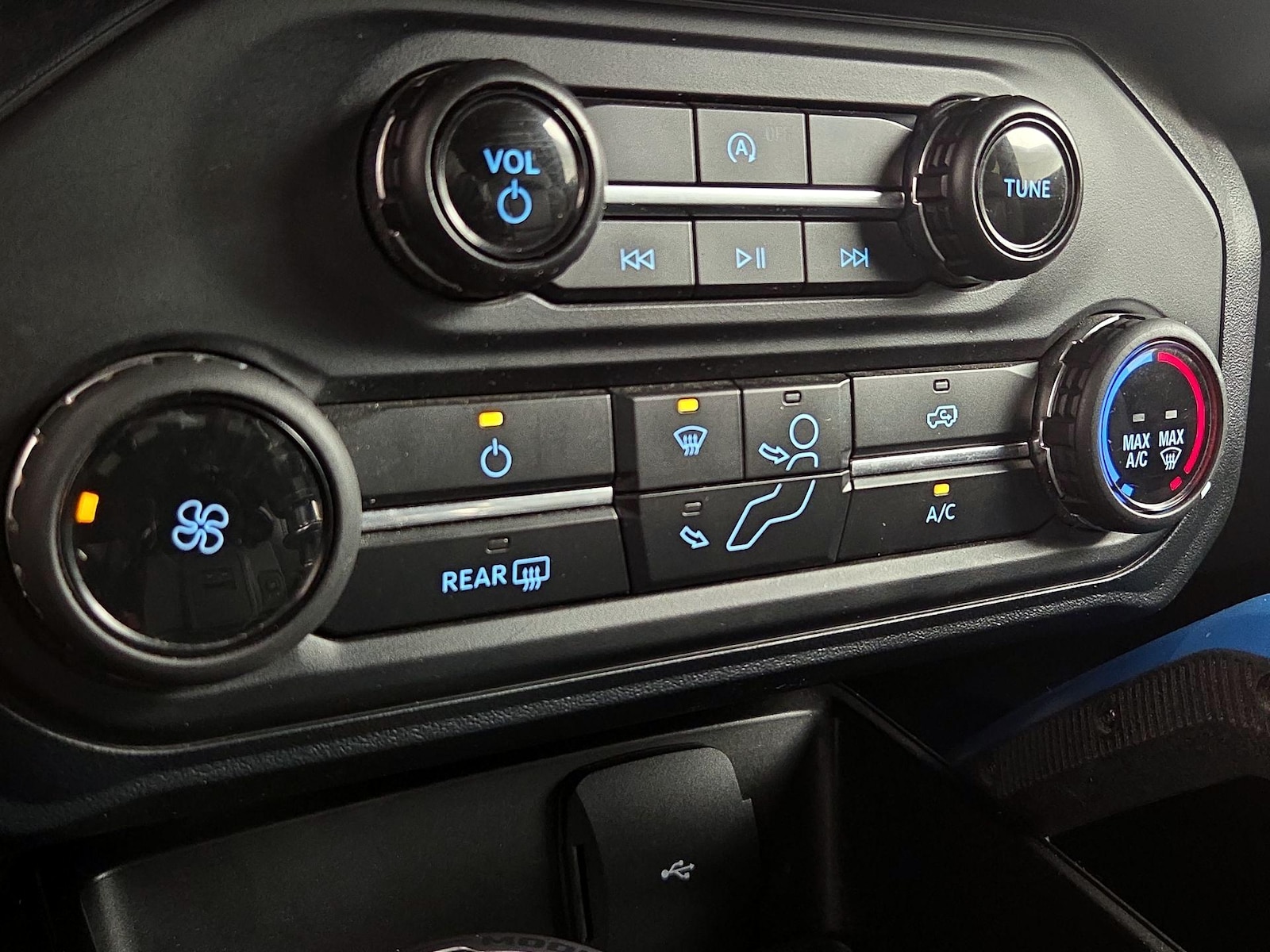 2021 Ford Bronco 2-Door Black Diamond - Photo 17