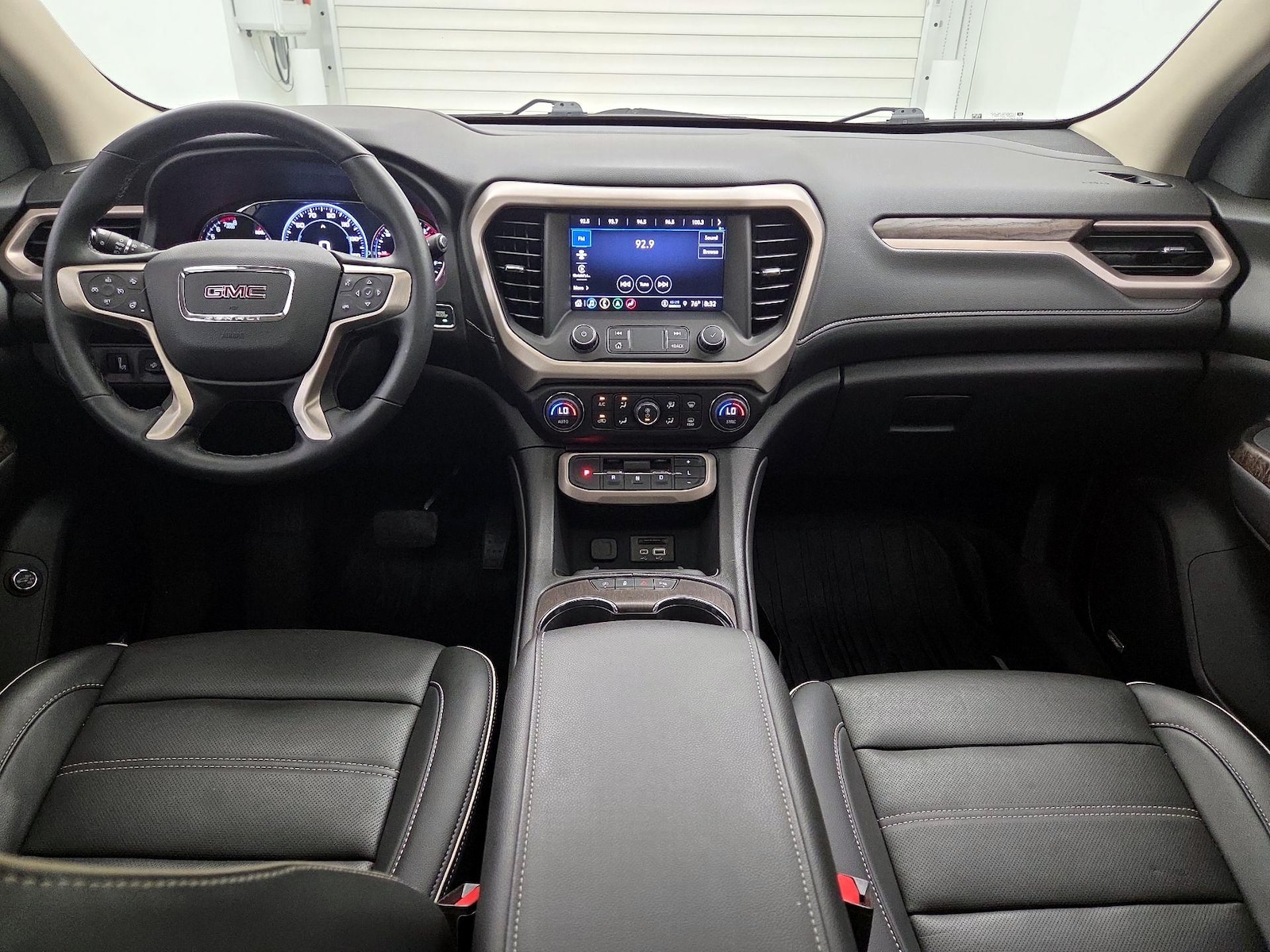 2023 GMC Acadia Denali - Photo 10