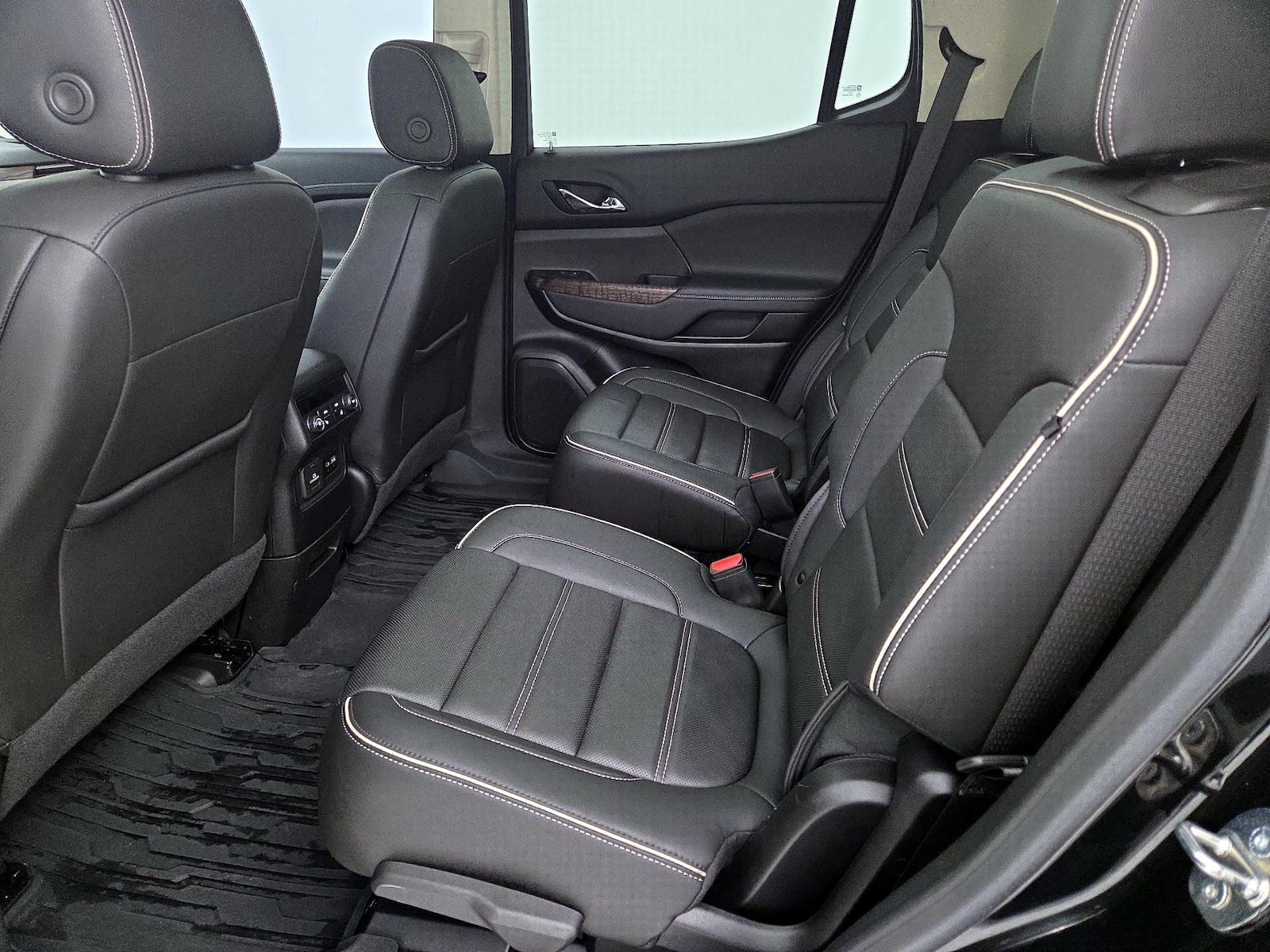2023 GMC Acadia Denali - Photo 22