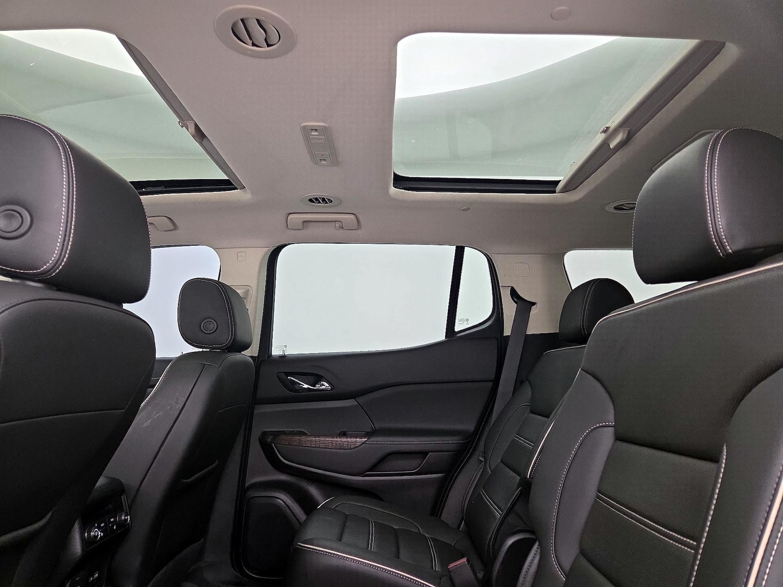 2023 GMC Acadia Denali - Photo 27
