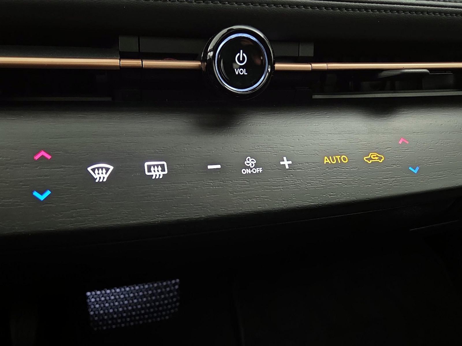 2023 Nissan Ariya Evolve+ - Photo 18