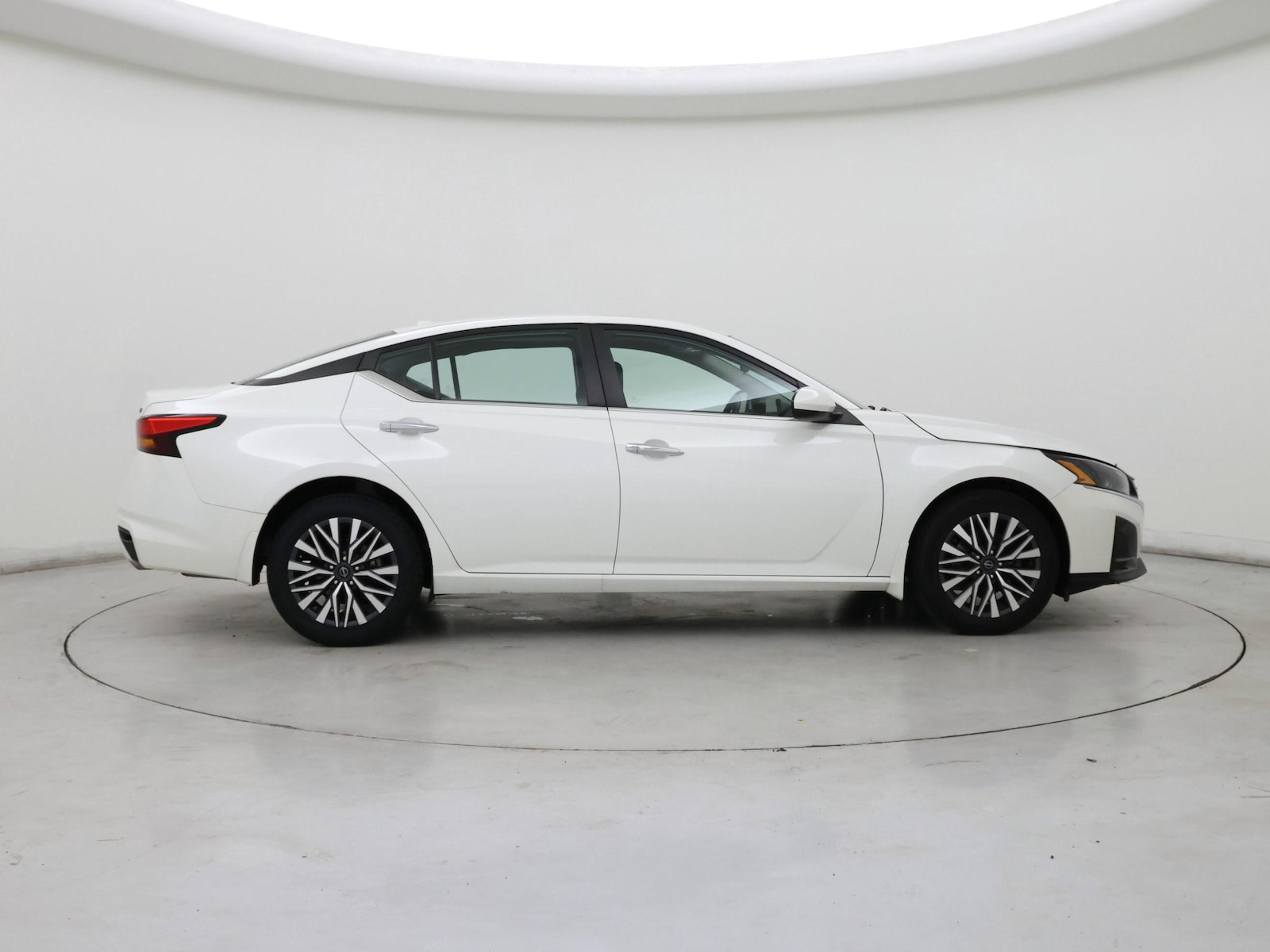 2023 Nissan Altima SV - Photo 8