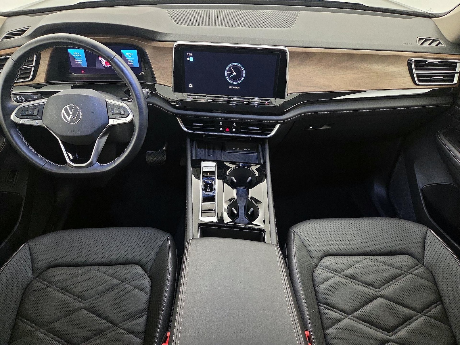 2025 Volkswagen Atlas SE w/Tech - Photo 10