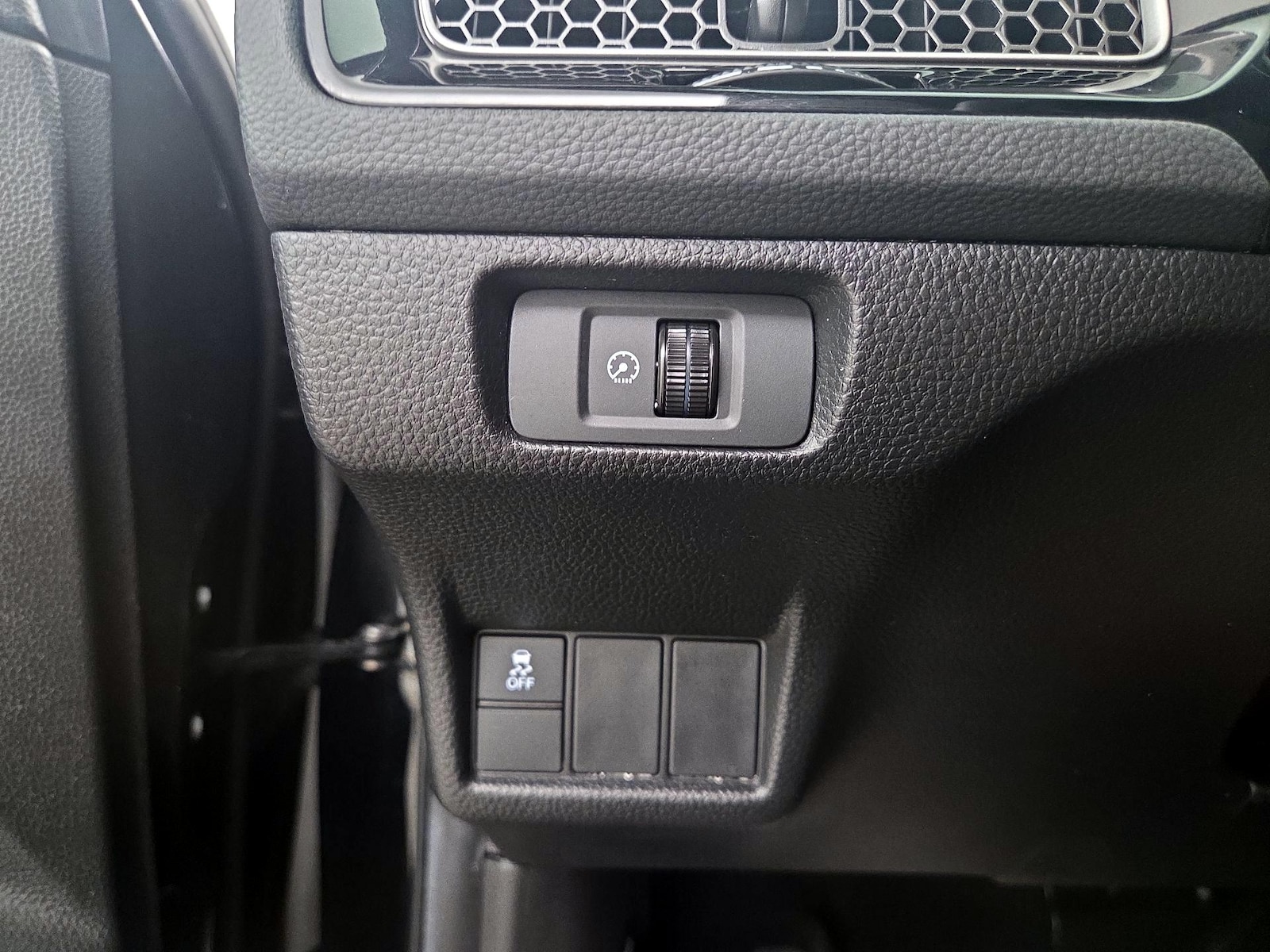 2025 Honda Civic Sport - Photo 14
