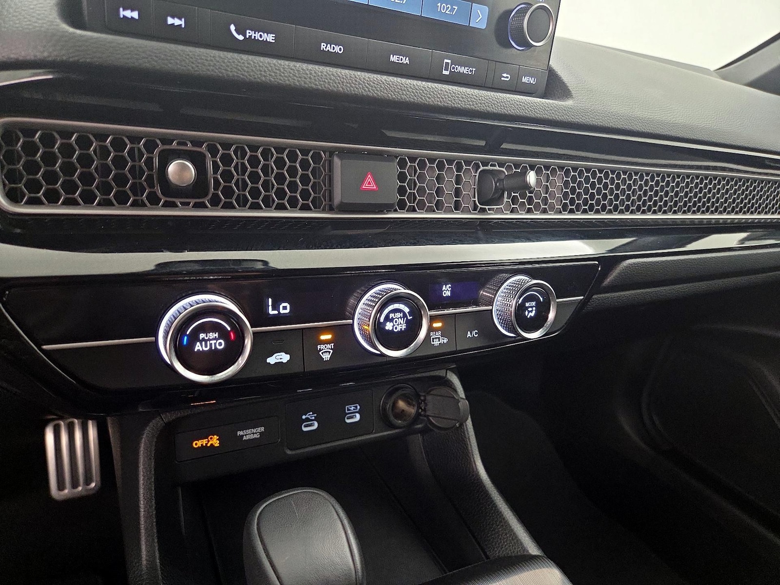 2025 Honda Civic Sport - Photo 17