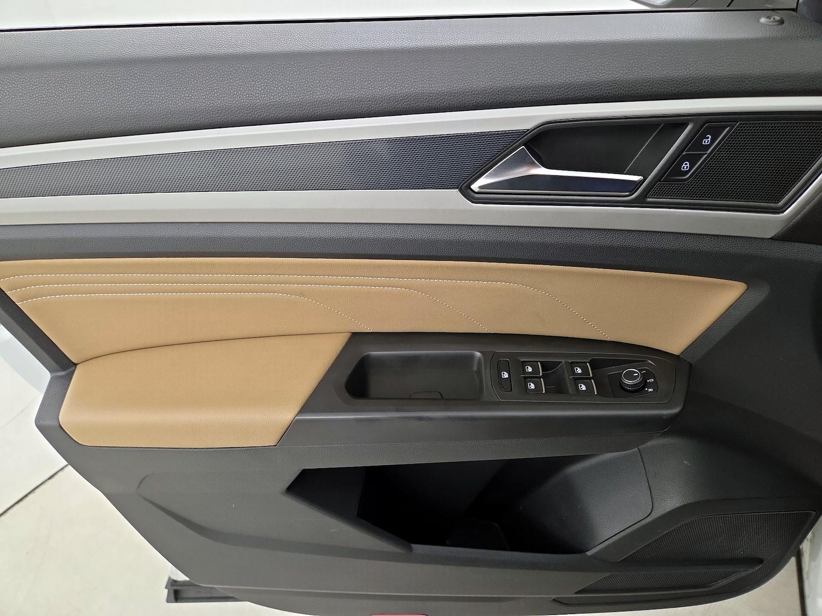 2022 Volkswagen Atlas Cross Sport SE - Photo 13