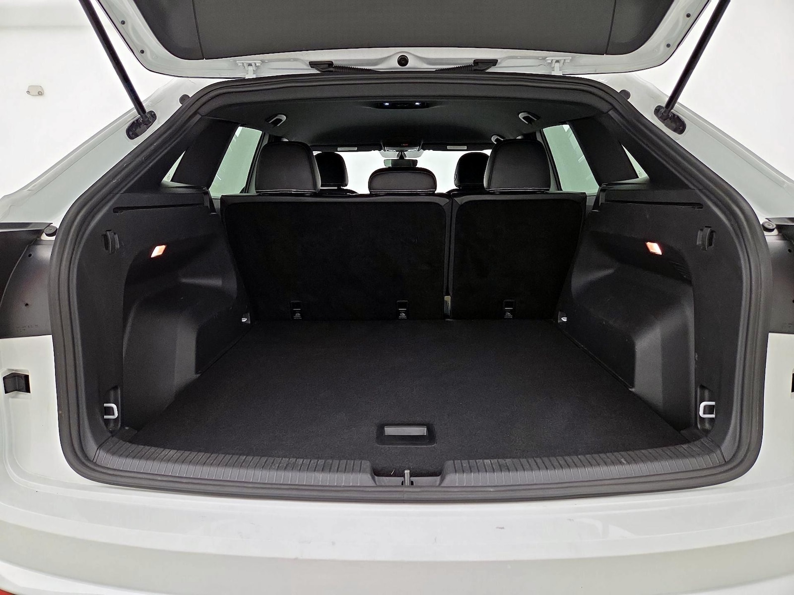 2022 Volkswagen Atlas Cross Sport SE - Photo 21