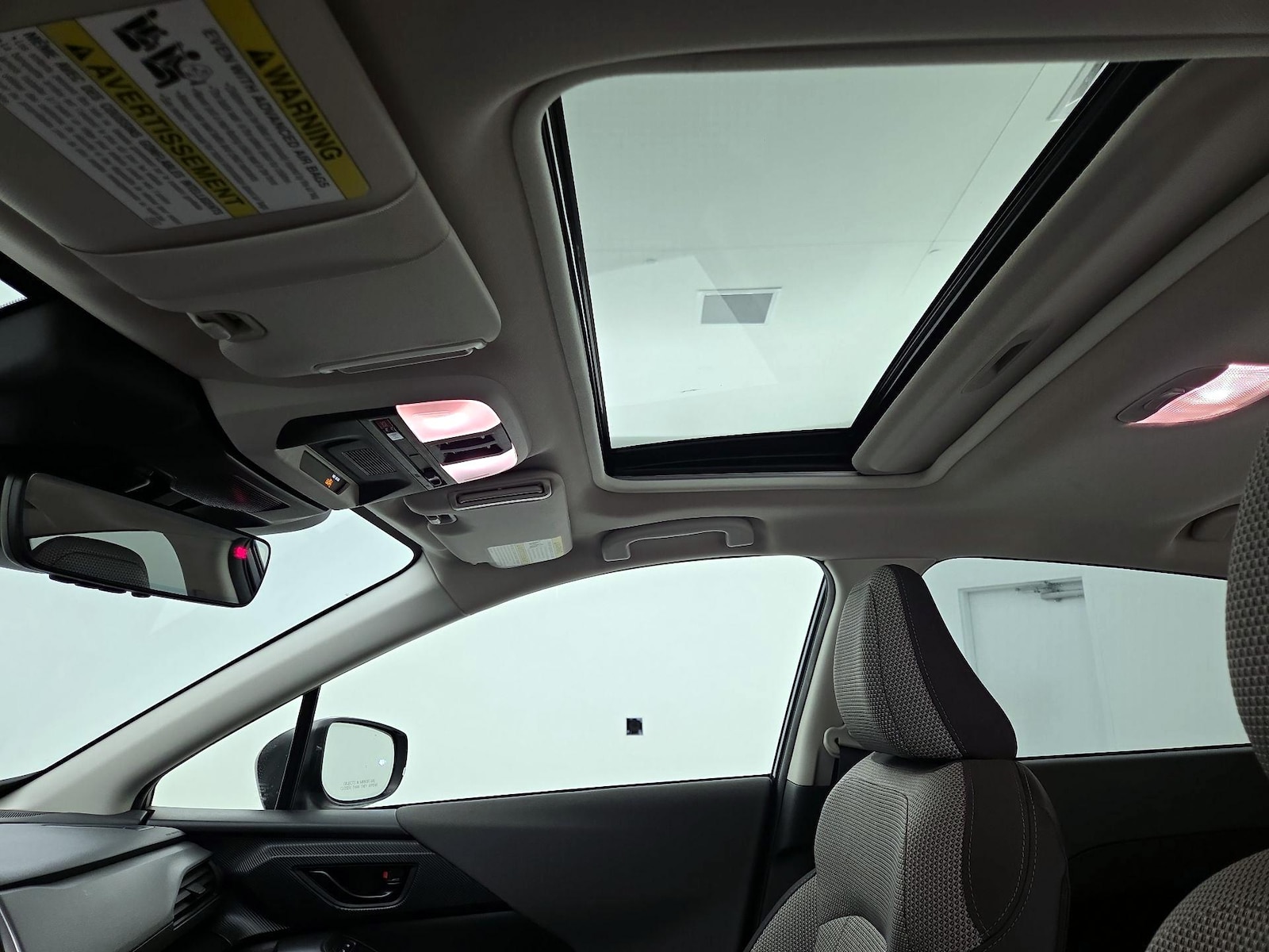 Sunroof(s) & Overhead Airbags