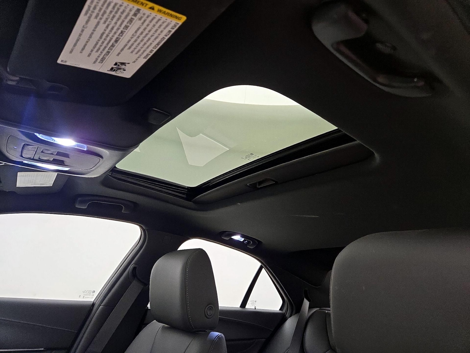 Sunroof(s) & Overhead Airbags