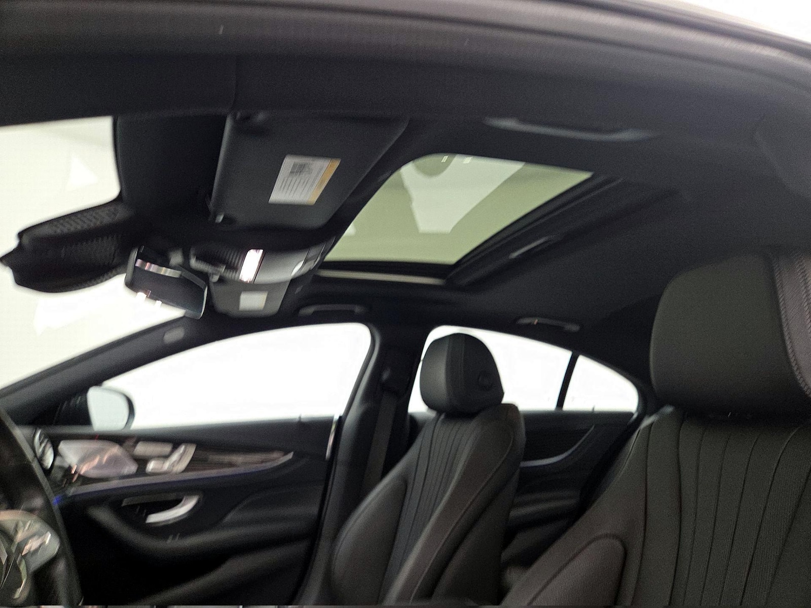 Sunroof(s) & Overhead Airbags