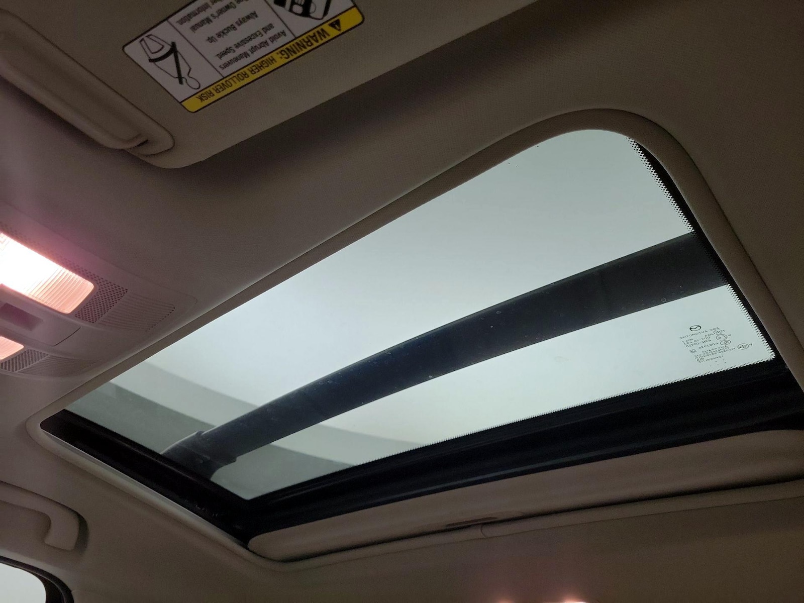 Sunroof(s) & Overhead Airbags
