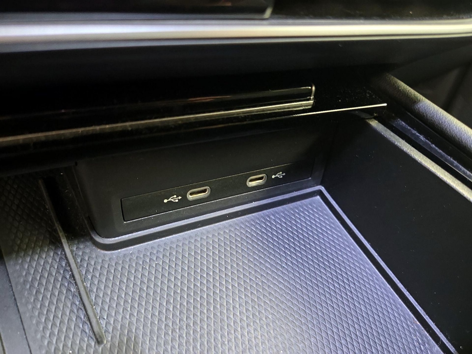 2025 Volkswagen Atlas SE w/Tech - Photo 19