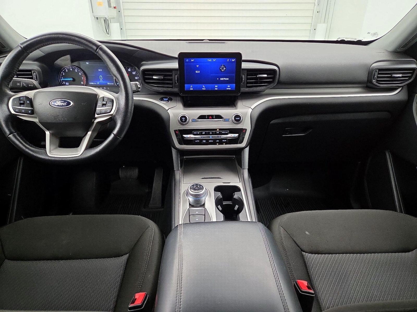 2023 Ford Explorer XLT - Photo 10