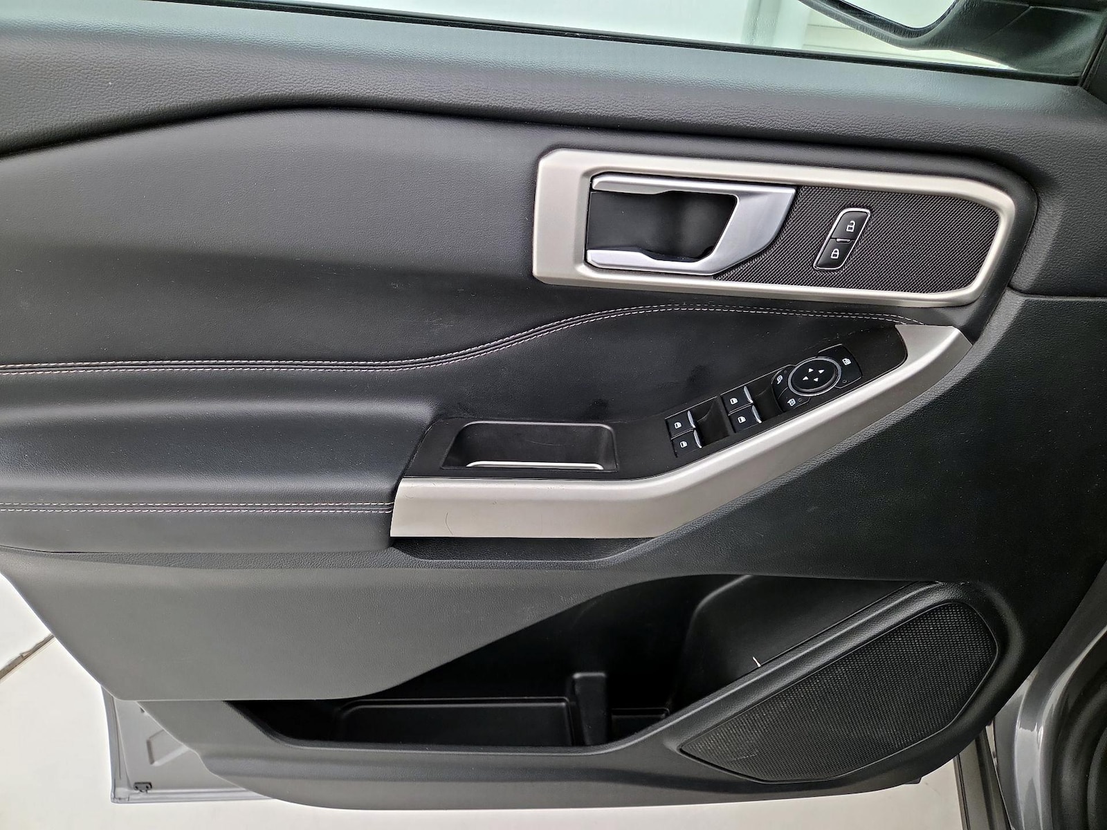 2023 Ford Explorer XLT - Photo 13