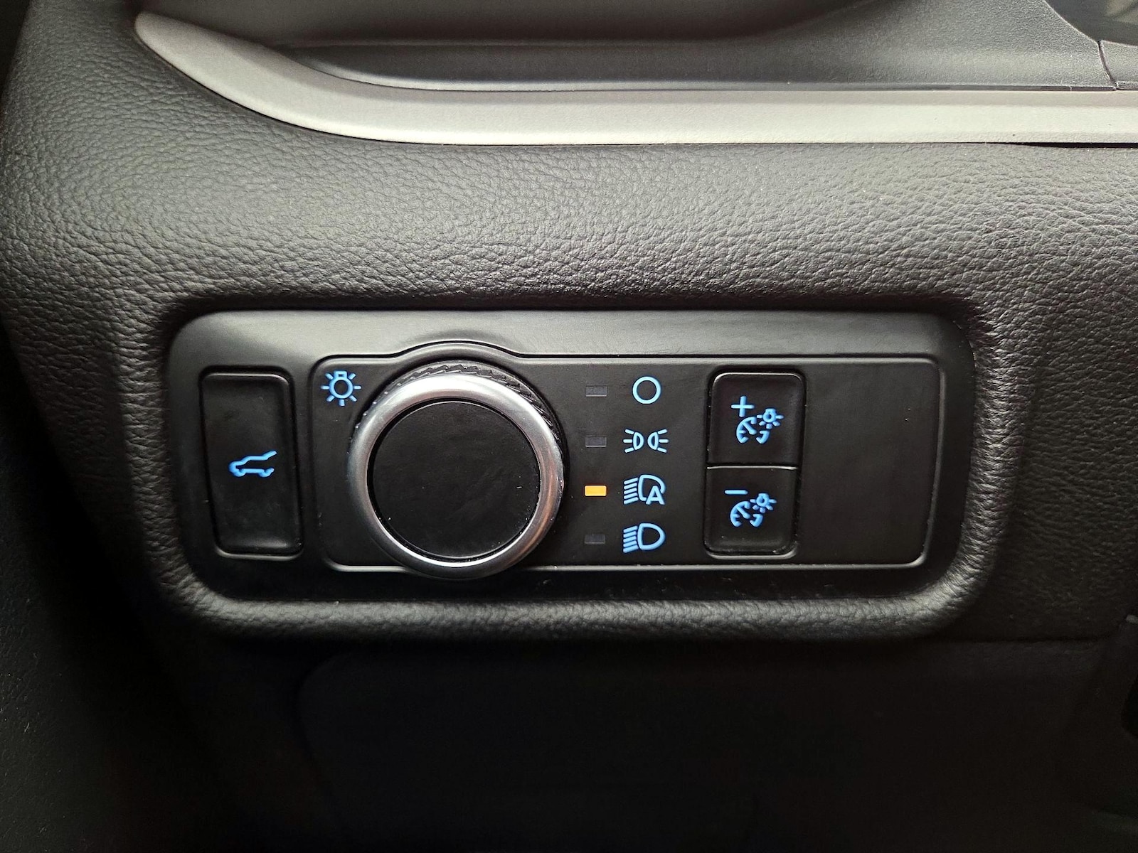 2023 Ford Explorer XLT - Photo 14