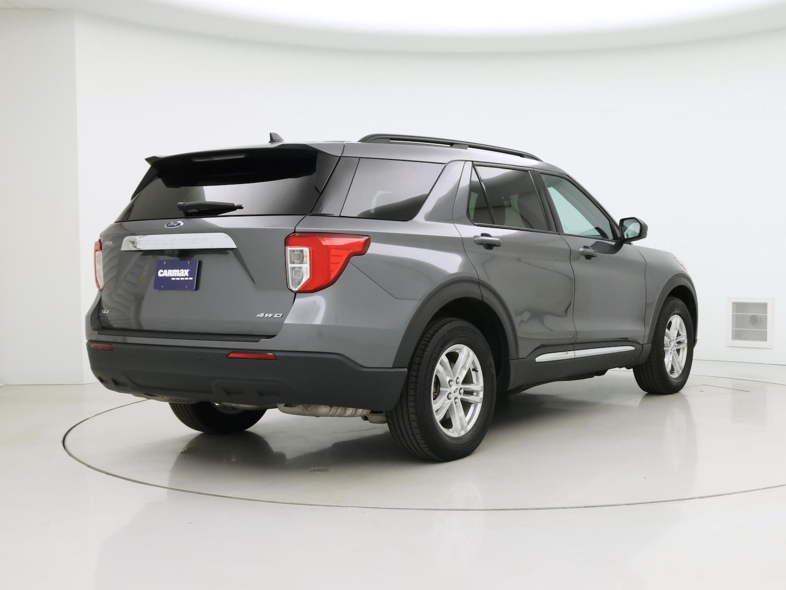 2023 Ford Explorer XLT - Photo 9