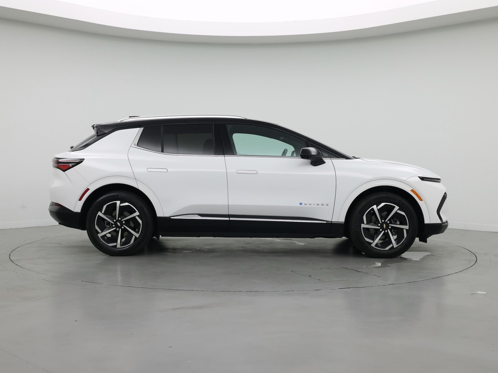 2025 Chevrolet Equinox EV 1LT - Photo 8