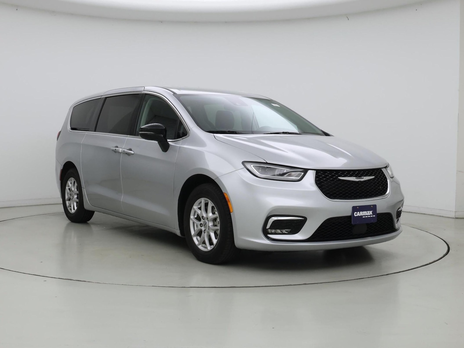 2024 Chrysler Pacifica Touring L - Photo 2