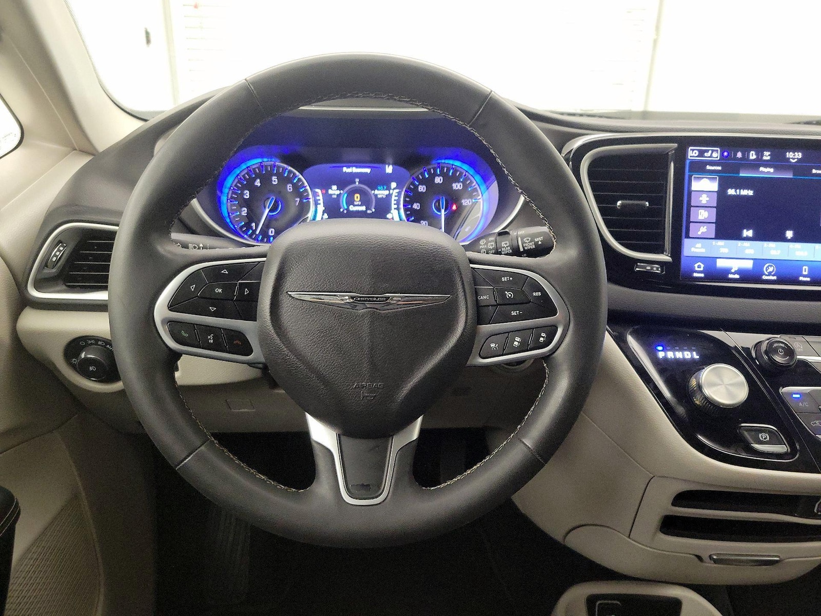 2024 Chrysler Pacifica Touring L - Photo 11