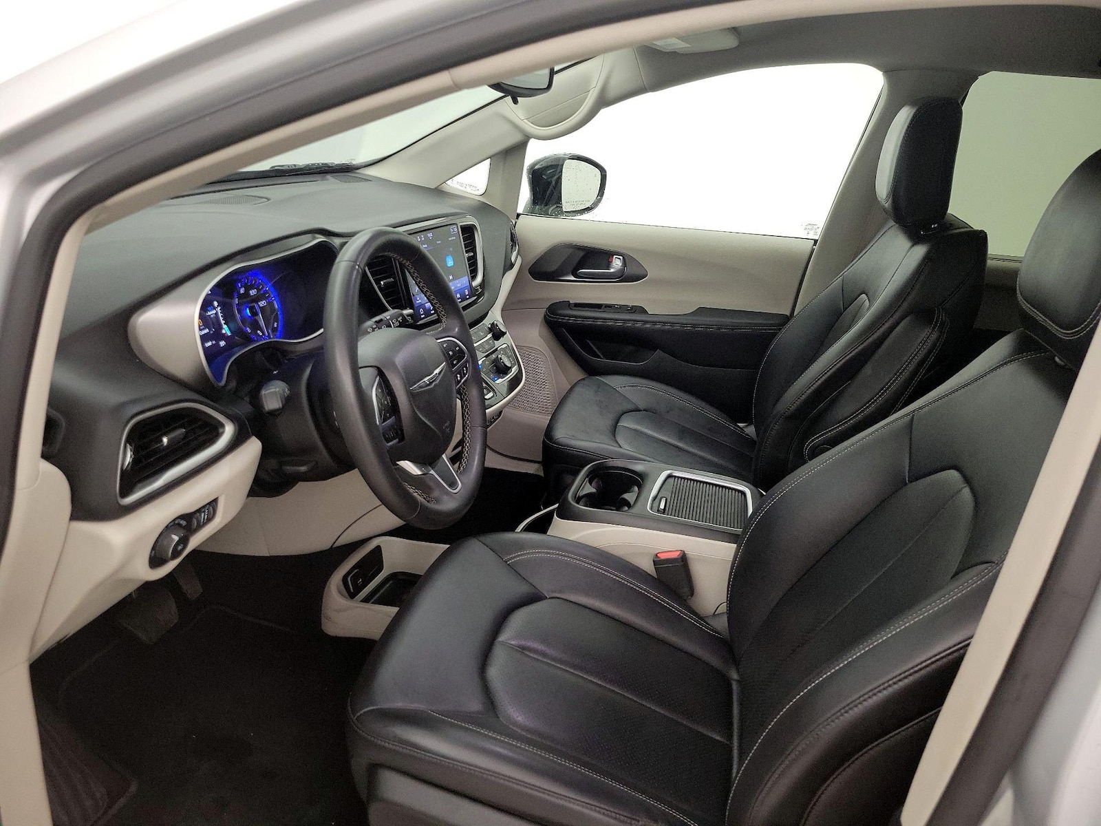 2024 Chrysler Pacifica Touring L - Photo 12
