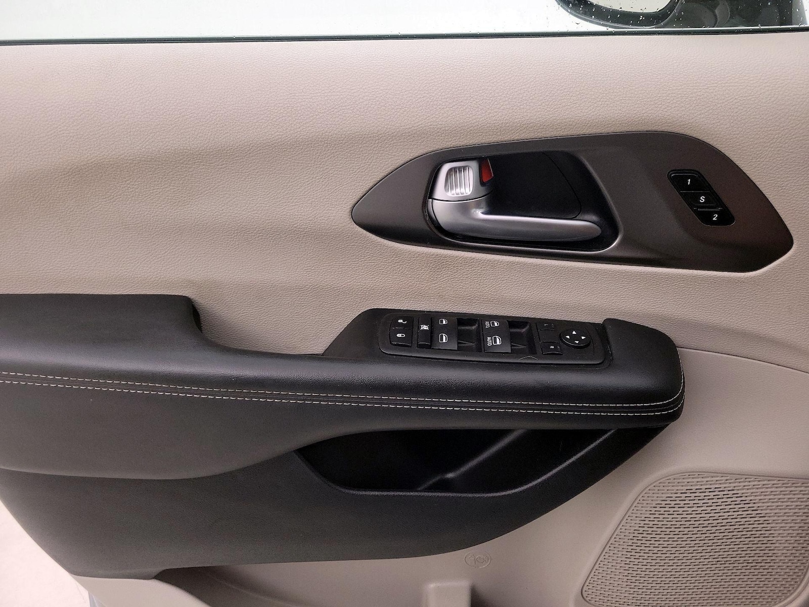2024 Chrysler Pacifica Touring L - Photo 13