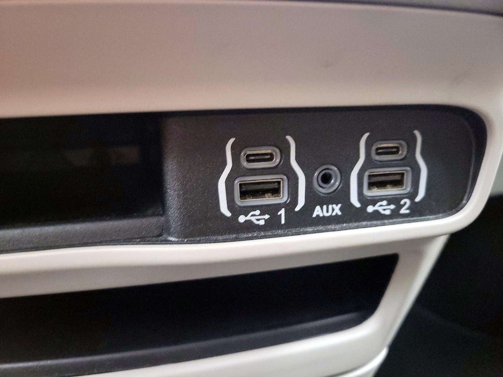 2024 Chrysler Pacifica Touring L - Photo 19