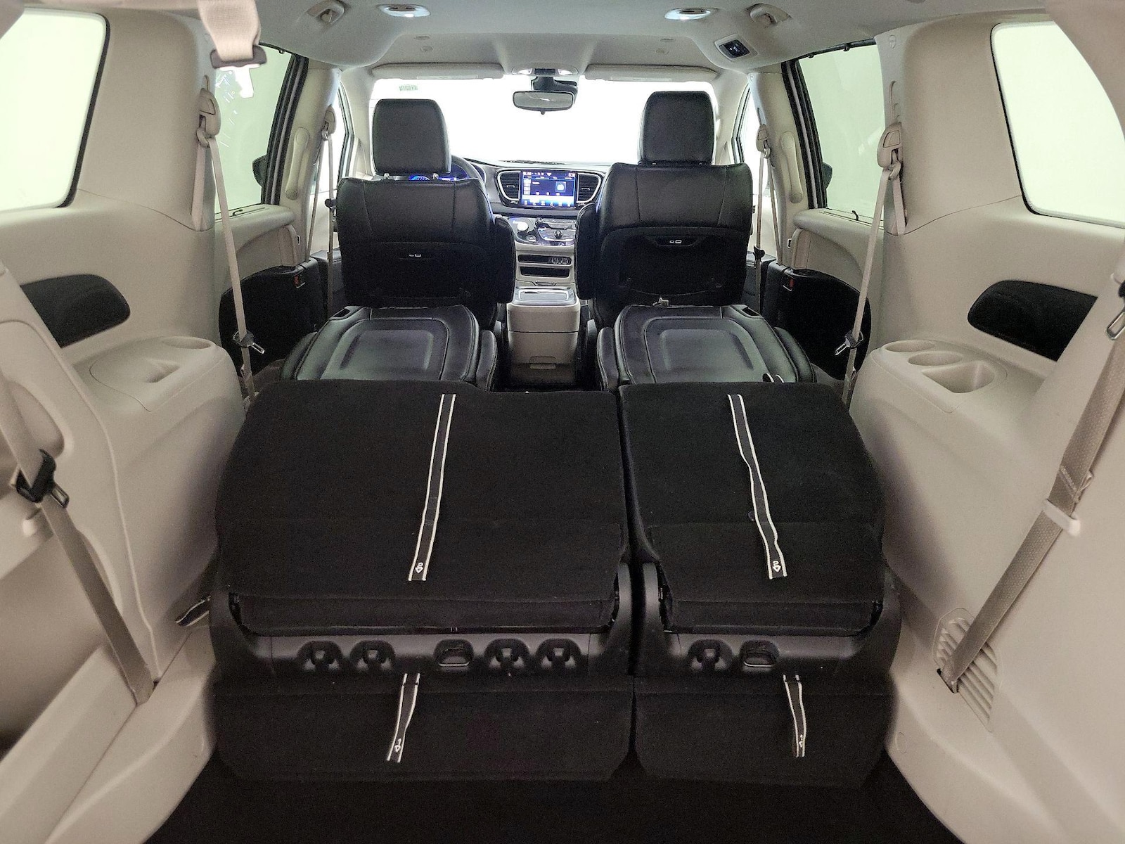 2024 Chrysler Pacifica Touring L - Photo 23