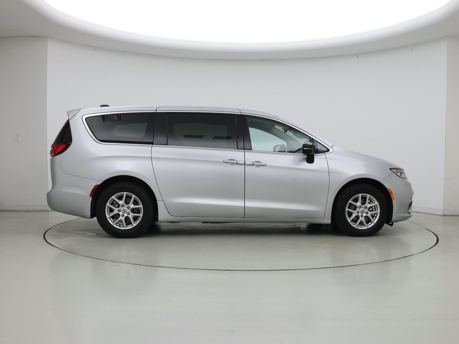 2024 Chrysler Pacifica Touring L - Photo 8