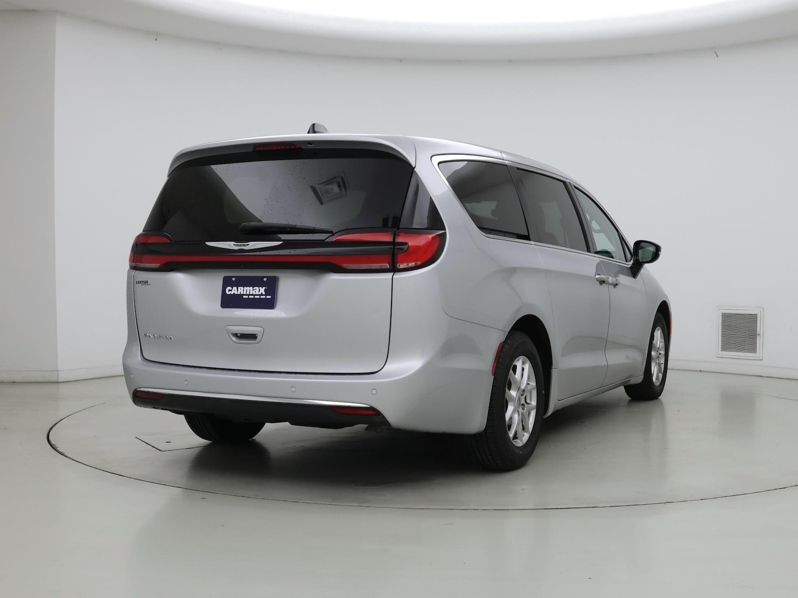 2024 Chrysler Pacifica Touring L - Photo 9