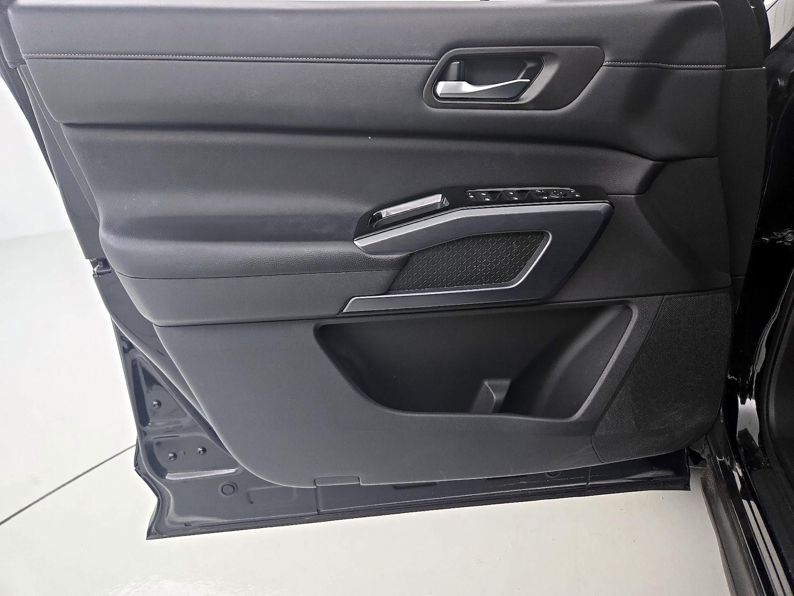 2024 Nissan Pathfinder SL - Photo 13
