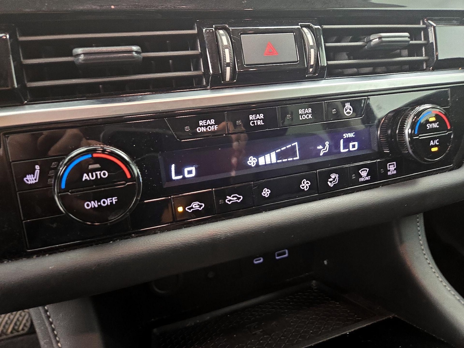 2024 Nissan Pathfinder SL - Photo 18