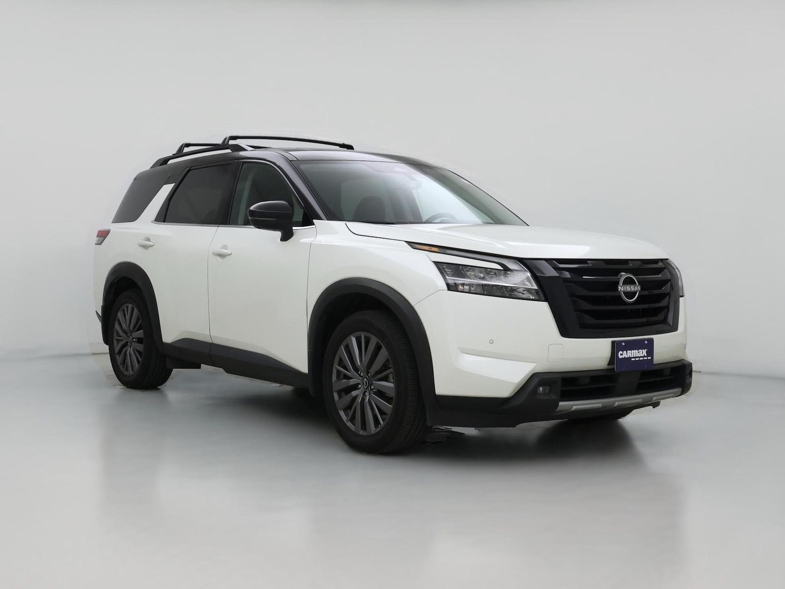 2024 Nissan Pathfinder SL - Photo 1