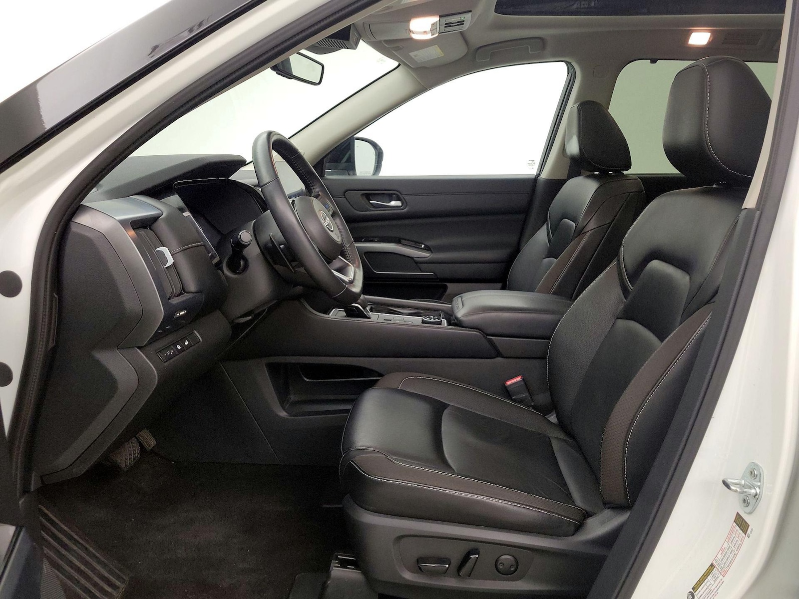 2024 Nissan Pathfinder SL - Photo 12