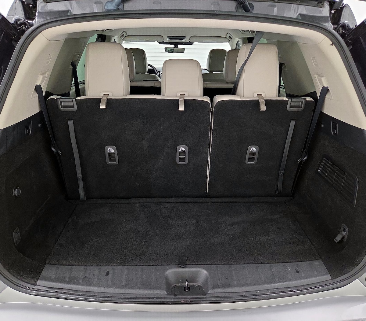 Trunk/Cargo (Seats Up)