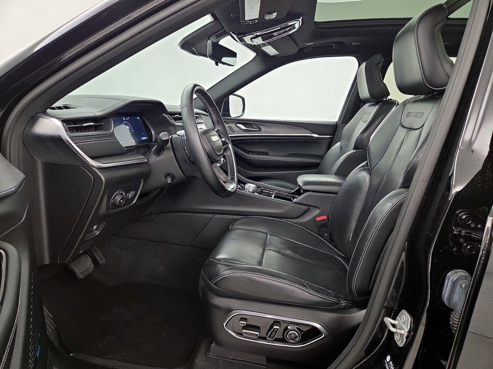 2022 Jeep Grand Cherokee Overland - Photo 12