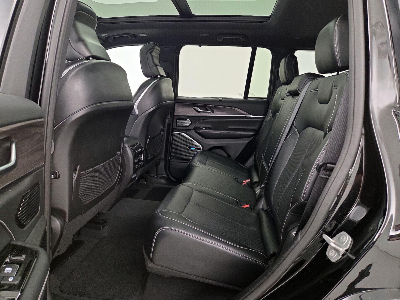 2022 Jeep Grand Cherokee Overland - Photo 22