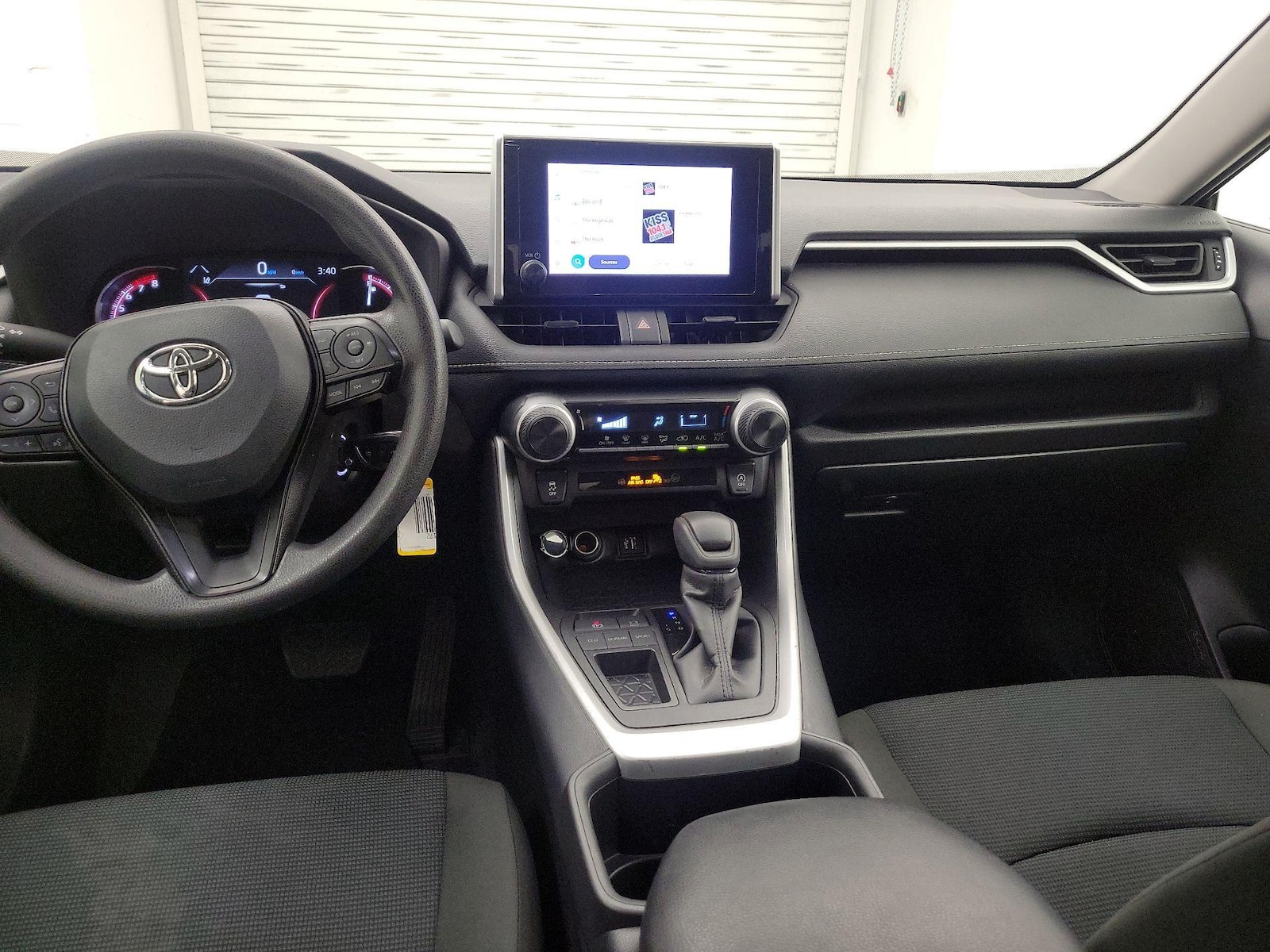 2025 Toyota RAV4 LE - Photo 10