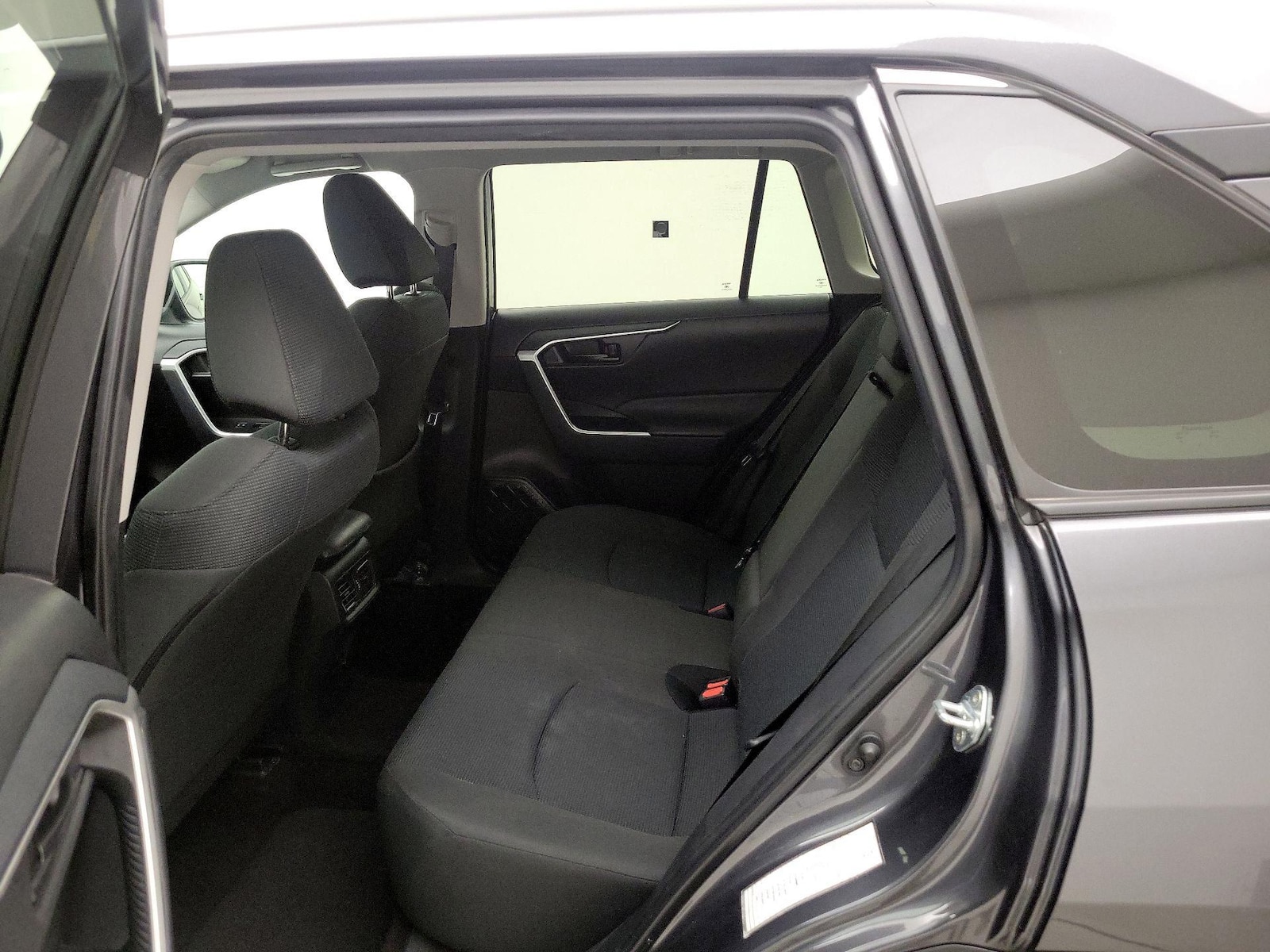 2025 Toyota RAV4 LE - Photo 20
