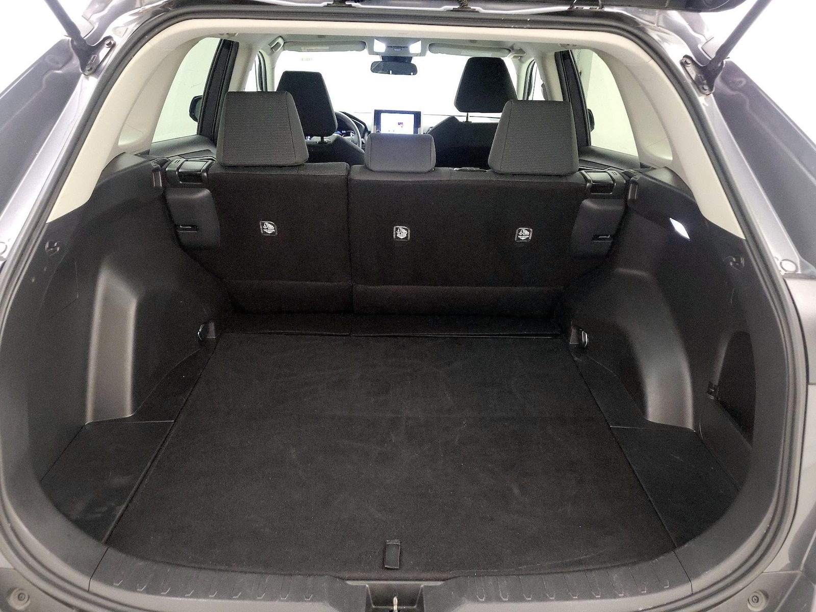 2025 Toyota RAV4 LE - Photo 21