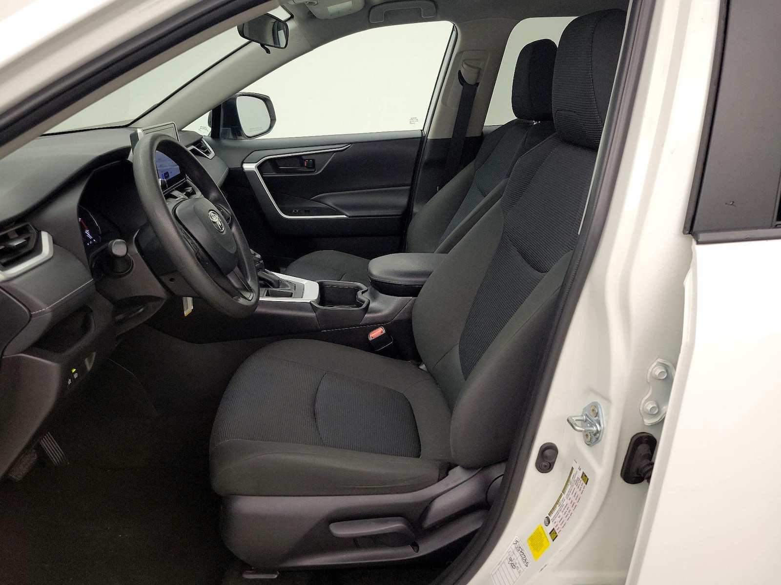 2025 Toyota RAV4 LE - Photo 12