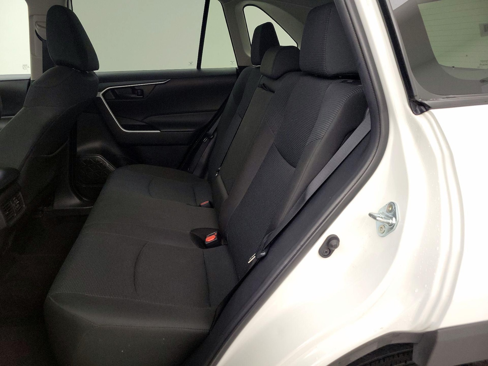 2025 Toyota RAV4 LE - Photo 20
