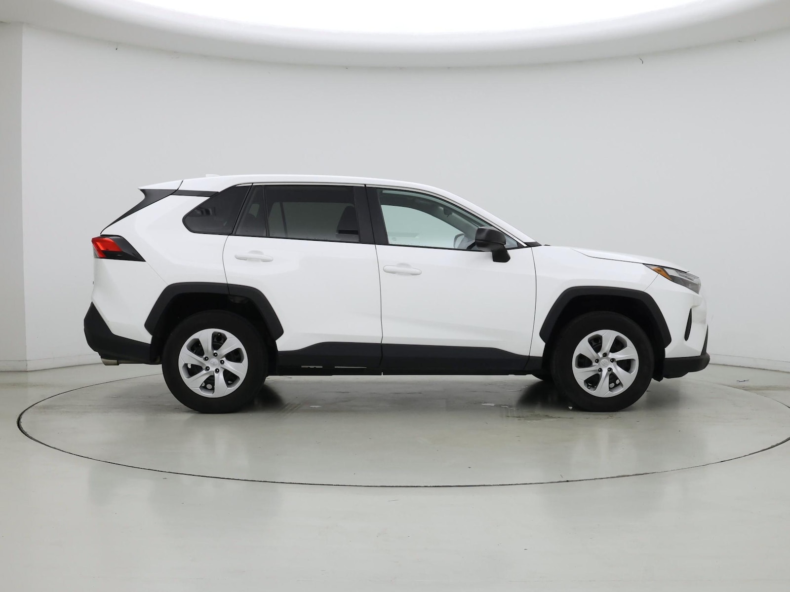 2025 Toyota RAV4 LE - Photo 8