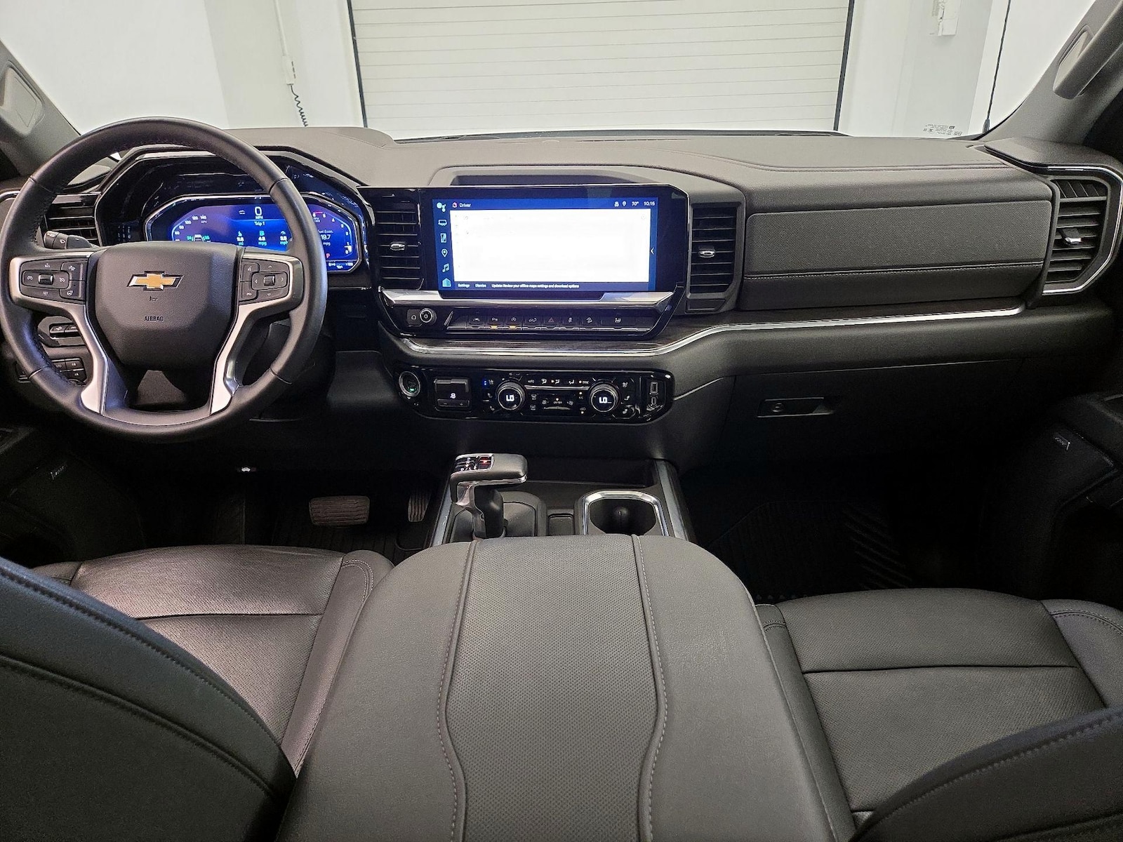 2023 Chevrolet Silverado 1500 LTZ - Photo 10