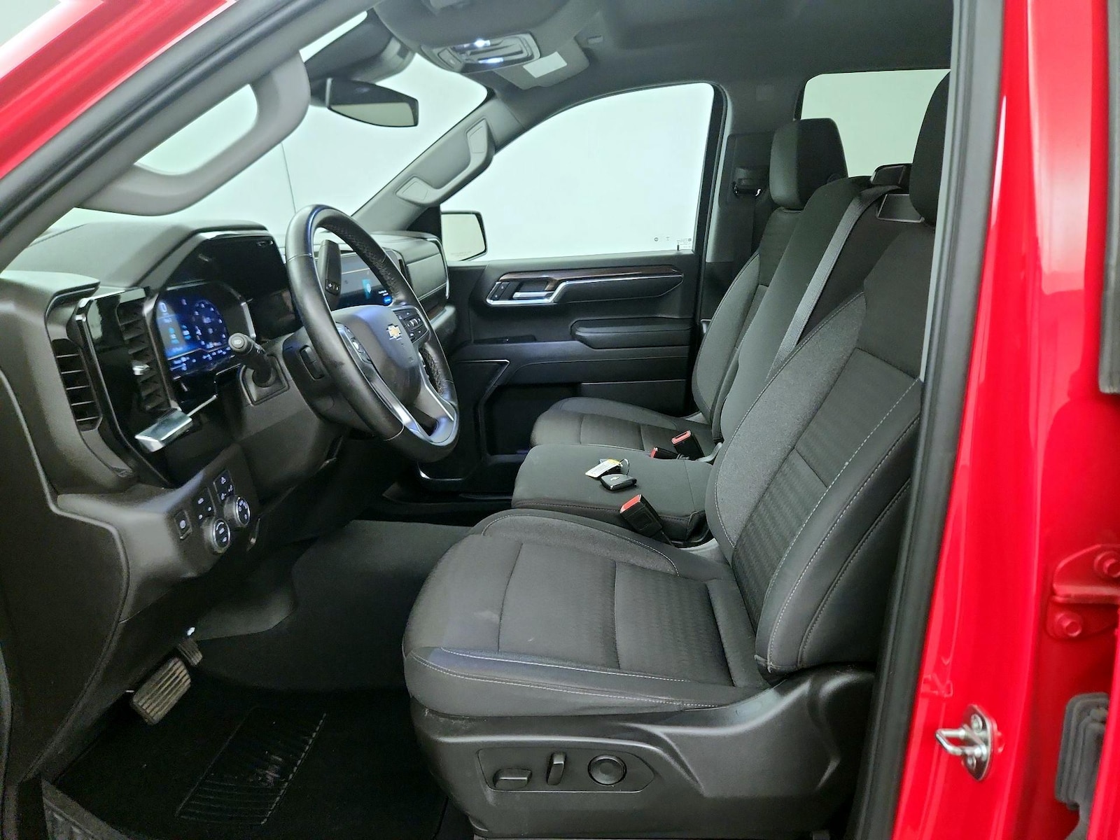 2024 Chevrolet Silverado 1500 LT - Photo 10